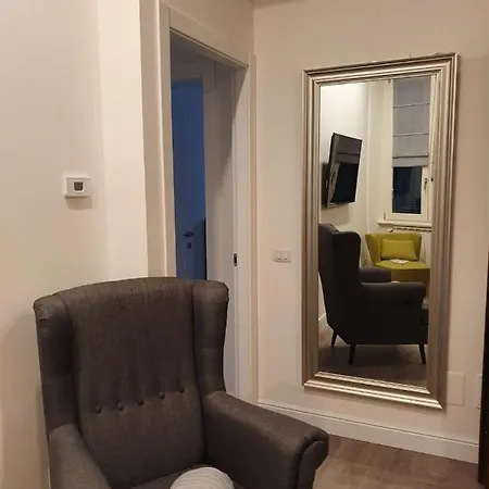 La Maison Du Mira Lägenhet Intra